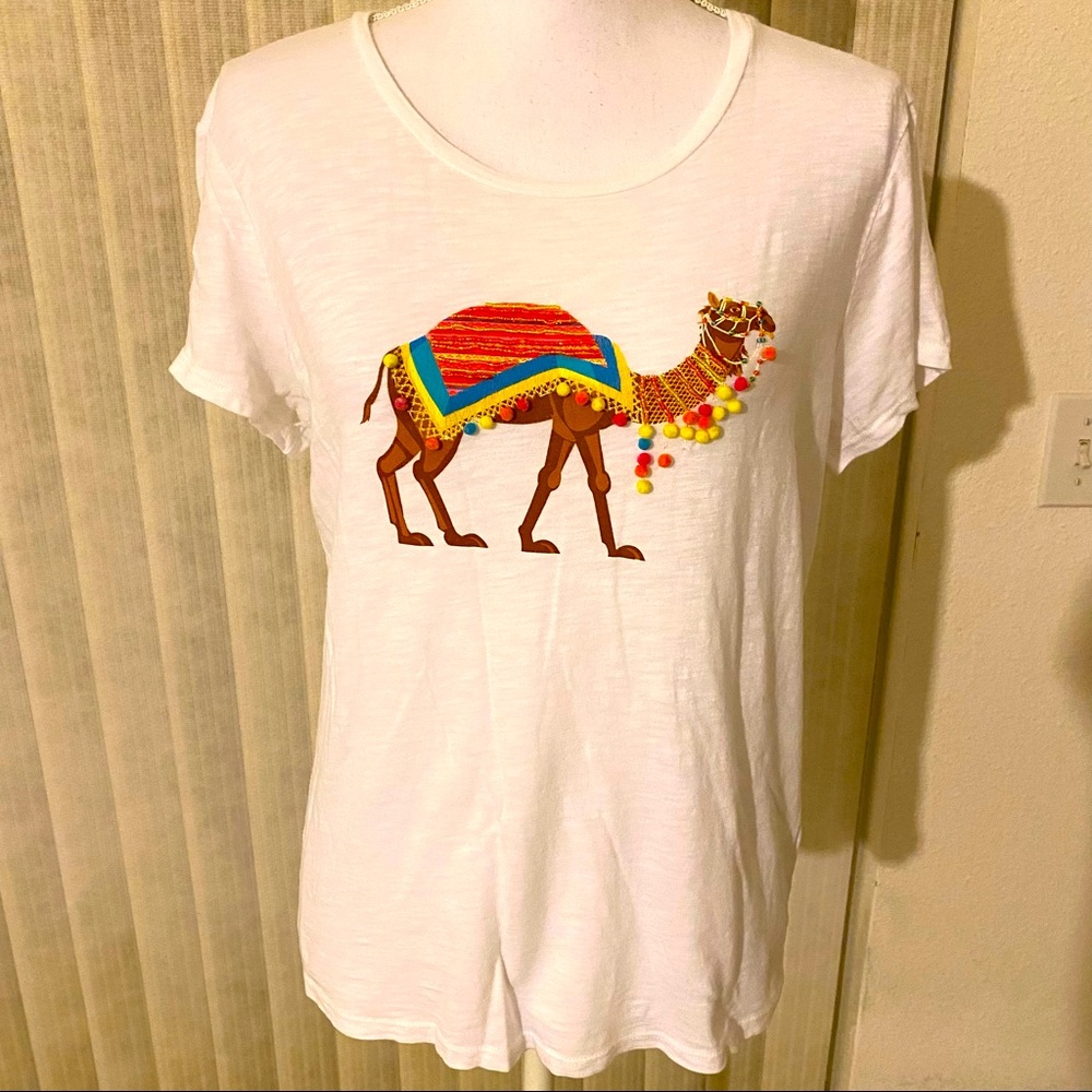 krazy kat White Short Sleeve Tee with Colorful Camel Graphic